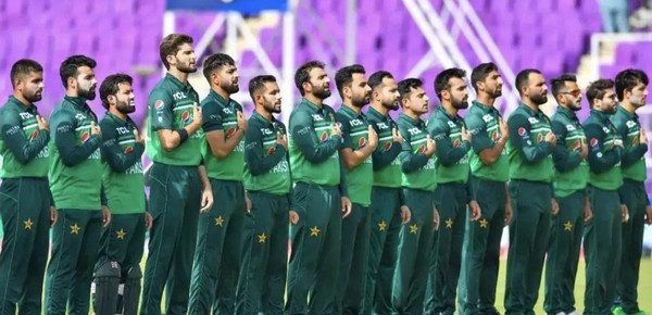 ফখর জামান বাদ দিয়ে একাধিক চমক দিয়ে বিশ্বকাপের জন্য দল ঘোষণা করলো পাকিস্তান