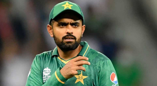 চরম বিপদে পাক অধিনায়ক বাবর আজম