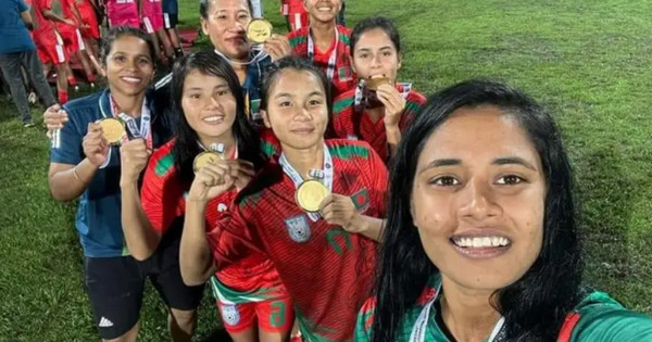 জানলে অবাক হবেনঃ চ্যাম্পিয়ন হাওয়া সাবিনা-সানজিদাদের বেতন যত