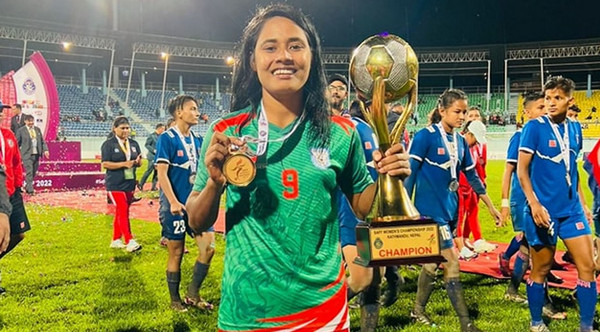 দেশে ফেরার আগে দেশবাসিকে নিয়ে অবিশ্বাস্য এক স্ট্যাটাস দিলেন কৃষ্ণা রাণী