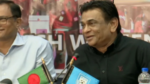"সম্ভব হলে নিজে প্লেন চালিয়ে নেপালে চলে যেতাম"