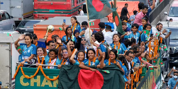 সাফ চ্যাম্পিয়ন নারী ফুটবলারদের জন্য প্রধানমন্ত্রীর পুরস্কার ঘোষণা