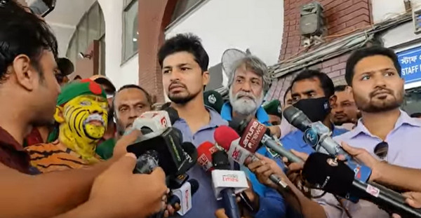দুবাইতে বিমান ধরার আগে ভক্তদের জন্য সুখবর দিয়ে গেলেন সোহান