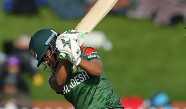 ১৭ ওভার শেষে দেখুন সর্বশেষ স্কোর