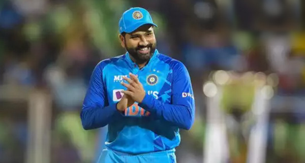 না চাইতেও অবিশ্বাস্য এক রেকর্ড করে বসলেন রোহিত শর্মা