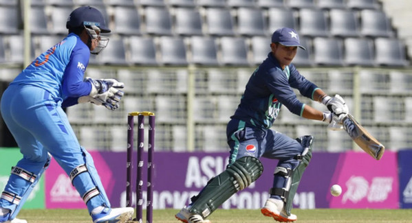 ভারতের সামনে বিশাল রানের লক্ষ্য দিল পাকিস্তান