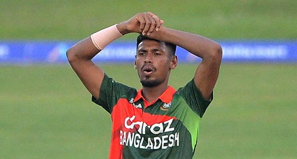 আবারও ব্যর্থ মুস্তাফিজ, বাদ পড়ার দাঁড় প্রান্তে এই টাইগার পেসার