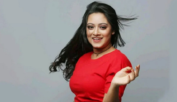পরিচালক আমার থেকে পুরোটাই আদায় করে নিয়েছে: নায়িকা দীঘি