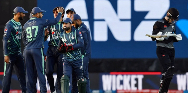 চরম উত্তেজনায় শেষ হলো নিউজিল্যান্ড-পাকিস্তানের ম্যাচ,জেনে নিন ফলাফল