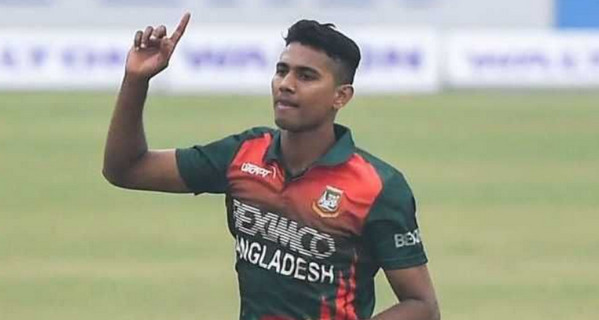 হাসান মাহমুদের বোলিং তাণ্ডবে ১ ওভারেই জোড়া উইকেট হারাল পাকিস্তান, দেখুন সর্বশেষ স্কোর