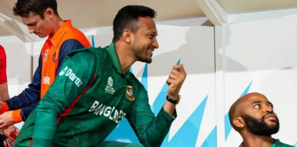 আইসিসির ইতিহাসের অধিনায়ক পাড়ায় দিনে রসিকতায় মাতলেন সাকিব