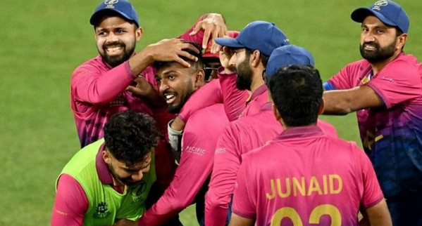 চলতি টি-২০ বিশ্বকাপের প্রথম হ্যাটট্রিক করলেন আমিরাতের তারকা ক্রিকেটার