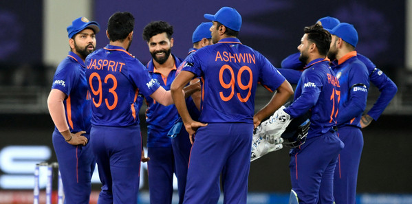টি-২০ বিশ্বকাপে ভারতকে নিয়ে অবিশ্বাস্য এক ভবিষ্যৎবাণী করলেন সাবেক গুরু