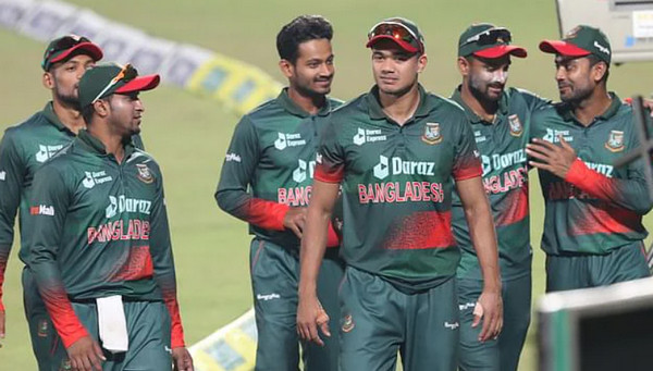টি-২০ বিশকাপের নজর কারলেন যে দুই বাংলাদেশী তারকা