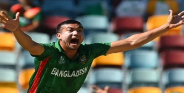 ম্যাচ শেষে সাকল ক্রিকেটারকে নিয়ে সেই তথ্য ফাঁস করলেন তাসকিন