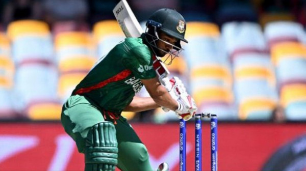 ক্যারিয়ারে প্রথম হাফ সেঞ্চুরি শান্তর, দেখুন সর্বশেষ স্কোর