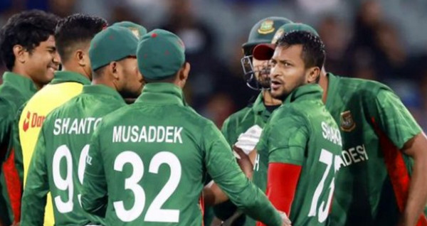 টি-২০ বিশ্বকাপঃ সেমির দুই দল চূড়ান্ত,দেখে নিন বাংলাদেশের সম্ভাবনা কতটূকু