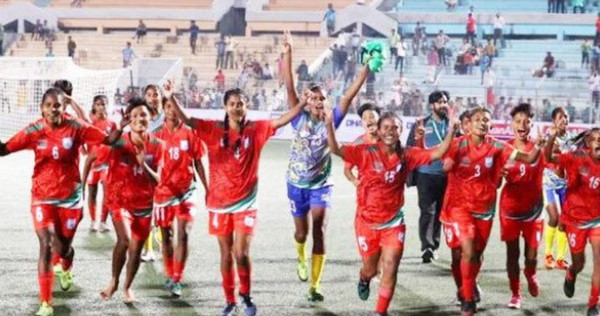 সুরভীর দুর্দান্ত হ্যাটট্রি, গোল বন্যায় ভুটানকে সাফ উড়িয়ে দিল বাংলাদেশ