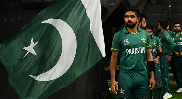 বাবরকে অধিনায়ক হাওয়ার কথা আগেই জানিয়েছিল যে