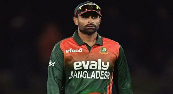 হাসপাতালে লাইফ সাপোর্টে আপন জন, ম্যাচের মাঝপথেই চট্টগ্রামে ছুটলেন তামিম
