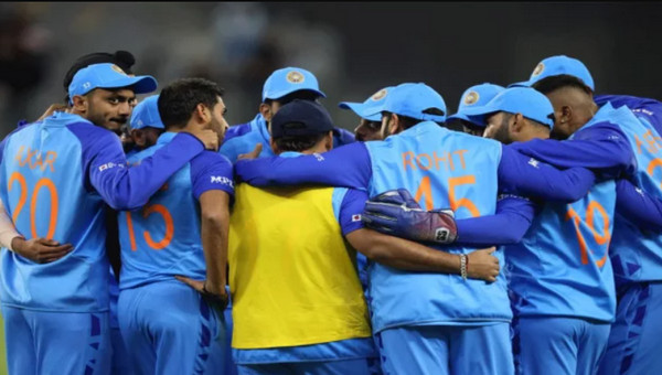 চমক দিয়ে বাংলাদেশের বিপক্ষে ভারতের শক্তিশালী দল ঘোষণা