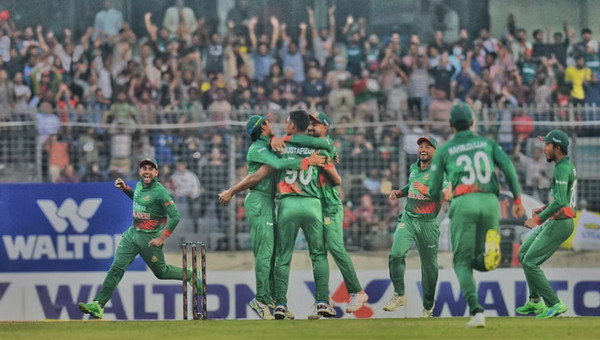 মুস্তাফিজ-মিরাজের বীরত্বে বাংলাদেশের বিশাল সিরিজ জয়