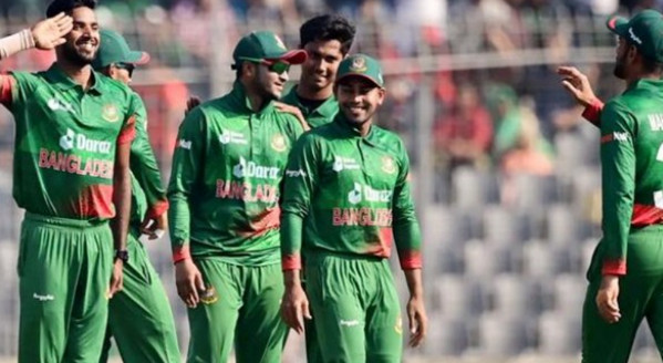 আউট আউট আউটঃ এবাদাতের দুর্দান্ত বোলিংয়ে আউট কোহলি, দেখুন সর্বশেষ স্কোর
