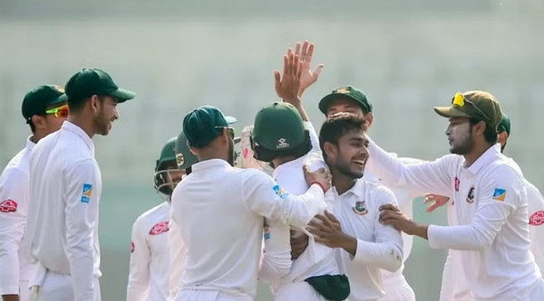 একাধিক চমক দিয়ে ভারতের বিপক্ষে প্রথম টেস্টের জন্য শক্তিশালী দল ঘোষণা করল বাংলাদেশ