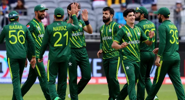 শেষ মুহূর্তে বিপিএলে দল পেলেন দুই পাকিস্তানি তারকা ব্যাটার