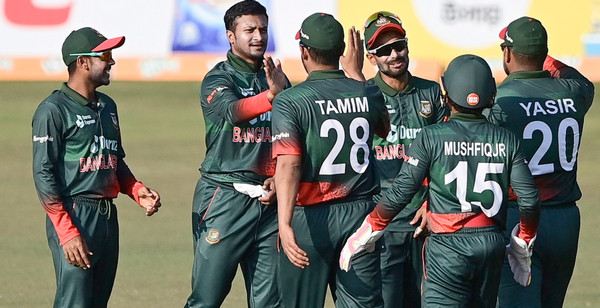 সাকিব নয়, বর্ষসেরা ওয়ানডে একাদশে জায়গা পেল যে বাংলাদেশি অলরাউন্ডার