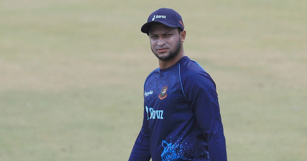 সাকিব এমন চাওয়ায় কেঁপে গেল বাংলাদেশ ক্রিকেট