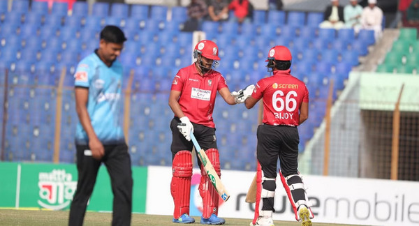 সাকিবের ৪ ছক্কার দুর্দান্ত ব্যাটিংয়ে কুমিল্লাকে বিশাল রানের টার্গেট দিল বরিশাল