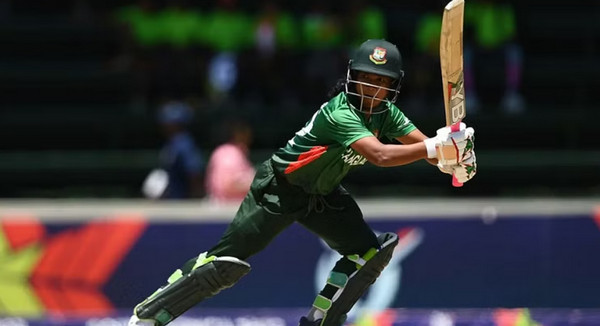 জোড়া হাফ-সেঞ্চুরিতে বাংলাদেশের বিশাল রানের সংগ্রহ