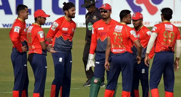শেষ মুহূর্তে নাসিরের চার ছক্কার ঝড়ে শেষ হলো বরিশাল-ঢাকার ম্যাচ, দেখেনিন ফলাফল