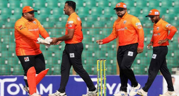 ৪০০ করে ব্রাভো-সাকিবদের দলে নাম লেখালেন ওয়াহাব