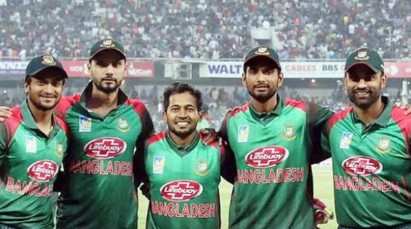 সাকিব-তামিমদের অবসর নিয়ে যা বললেন মাশরাফি