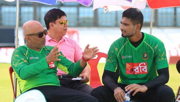 আবারও টাইগারদের প্রধান গুরু হাথুরুসিংহে, জেনে নিন ফেরার ভালো-মন্দ