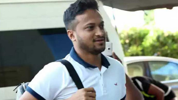 হঠাৎ বিপিএল ছেড়ে দেশ ছাড়লেন সাকিব আল হাসান