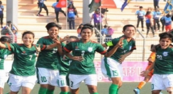 জোড়া গোলে শেষ হল প্রথমার্ধে, ফাইনালে এক পা বাংলাদেশের
