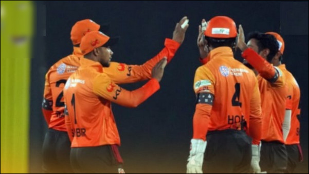 শেষ হাসি হাসল খুলনা