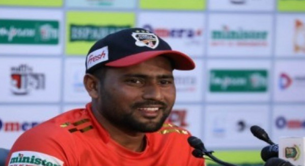 ফাইনালে মাঠে নামার আগে মাশরাফিদের নিয়ে অদ্ভুত মন্তব্য করলেন ইমরুল
