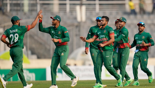 আবারও উইকেট তুলে নিল বাংলাদেশ, দেখুন সর্বশেষ স্কোর