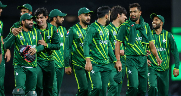 চমক দিয়ে পাকিস্তানের প্রধান কোচের নাম ঘোষণা