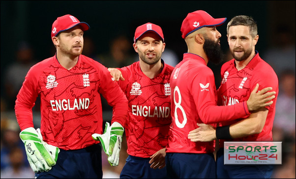 অবশেষে বেরিয়ে এলো আসল খবরঃ যে আওরনে কম ব্যাটার খেলিয়েছে ইংল্যান্ড