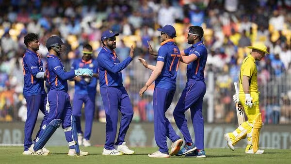 আবারও উইকেট তুলে নিল ভারত, দেখেনিন সর্বশেষ স্কোর