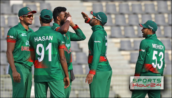 এক ওভারে জোড়া উইকেট, এবাদতকে সাকিবের স্যালুট