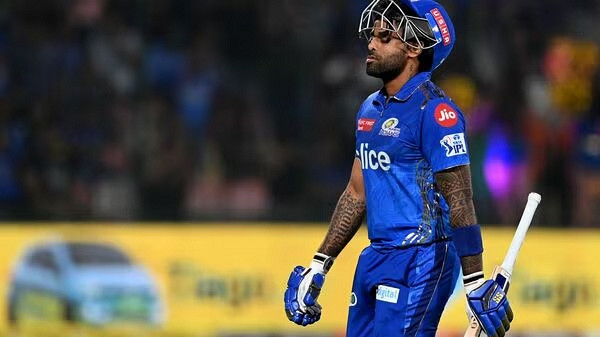 সূর্যকে ফর্মে ফেরার উপায় বাতলে দিলেন ভারতের প্রাক্তন কোচ শাস্ত্রী