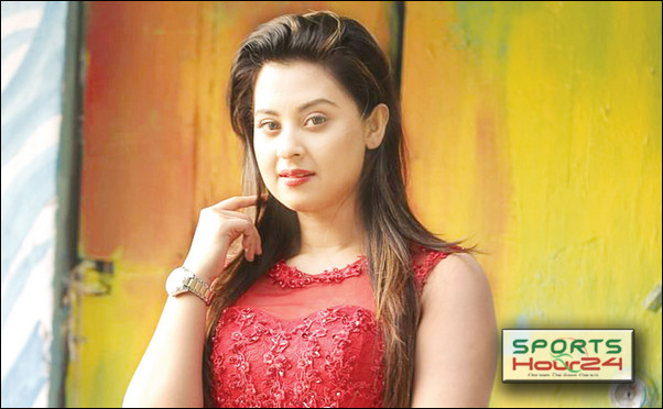 শাকিবের সিনেমা থেকে বাদ পড়ায় মুখ খুললেন শবনম বুবলী