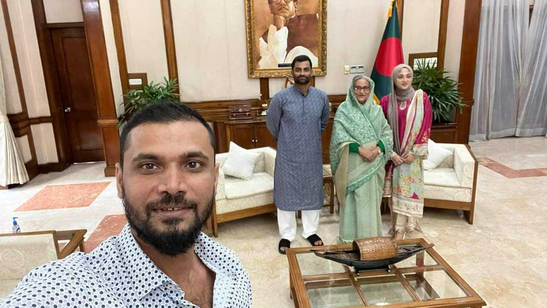 তামিমকে যেভাবে প্রধানমন্ত্রী পর্যন্ত নিয়ে গেলেন মাশরাফী