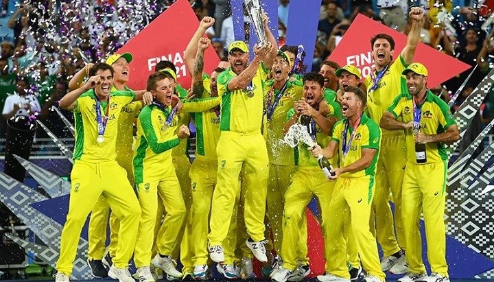 চমক দিয়ে বিশ্বকাপের দল ঘোষণা অস্ট্রেলিয়ার